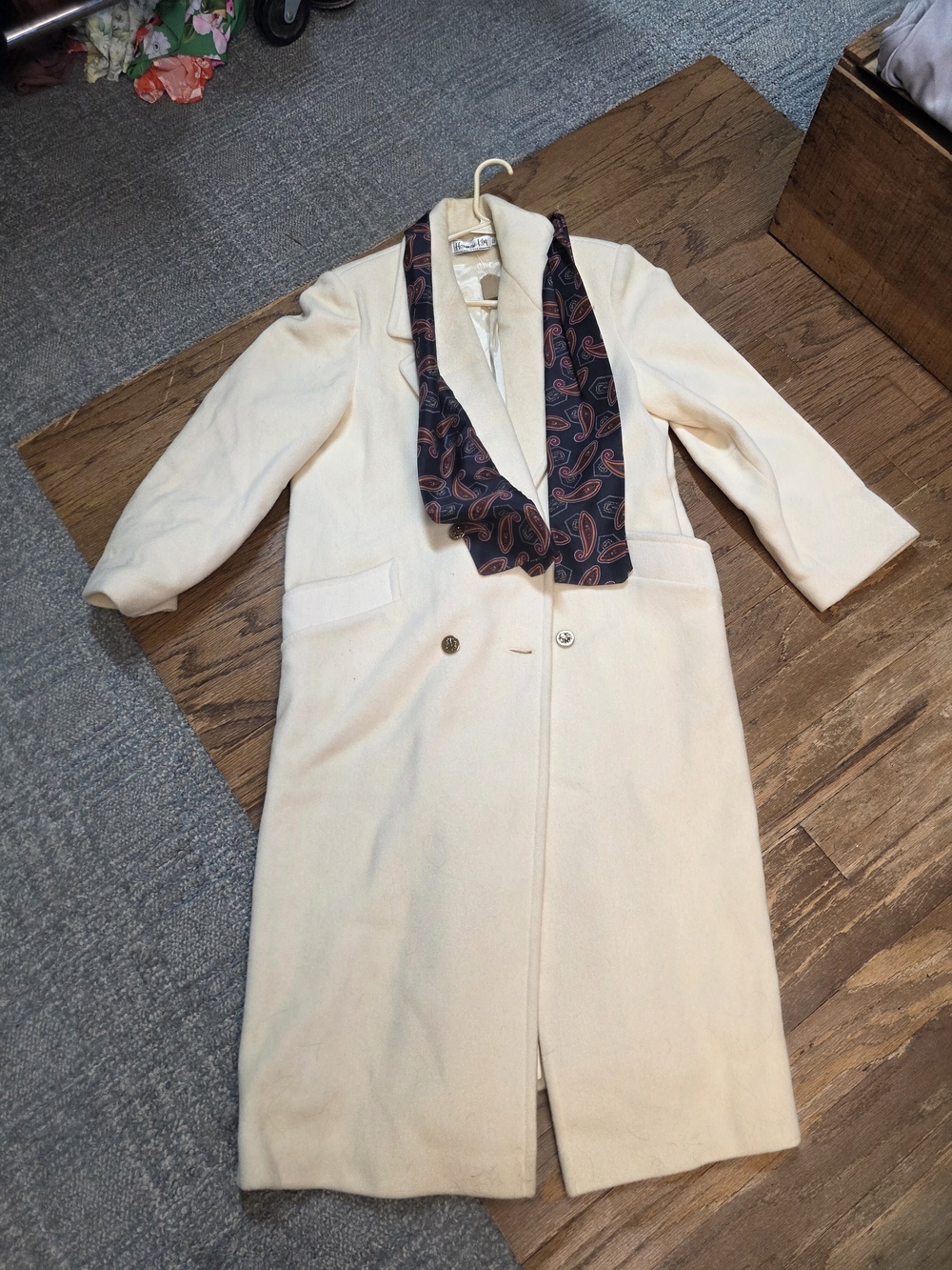 Vintage Herman Kay Cream Long Wool-Blend Women's Coat with Paisley Scarf